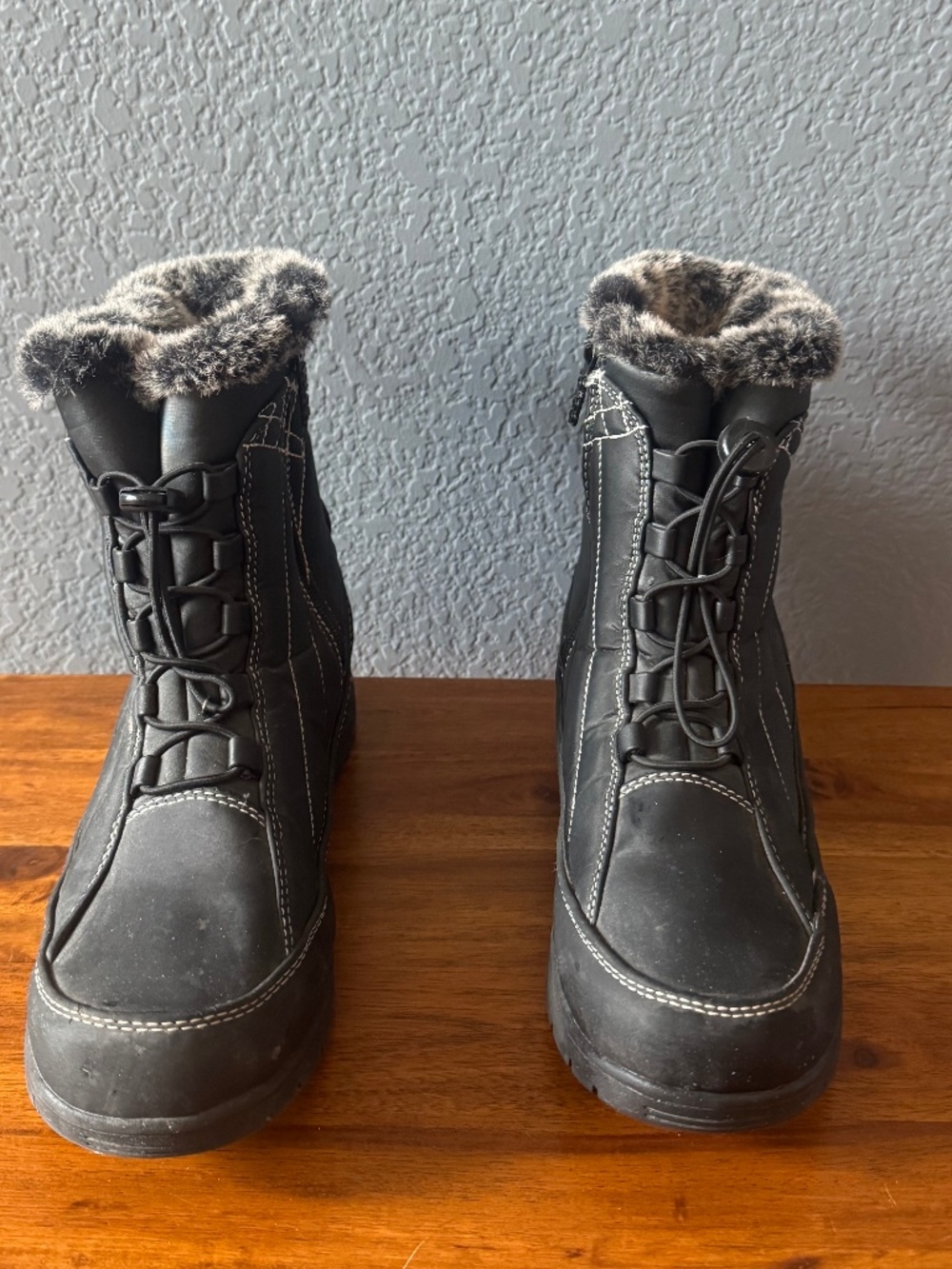 Totes Eve Women's Snow Boots, Size 8.5